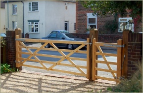 Five bar gate